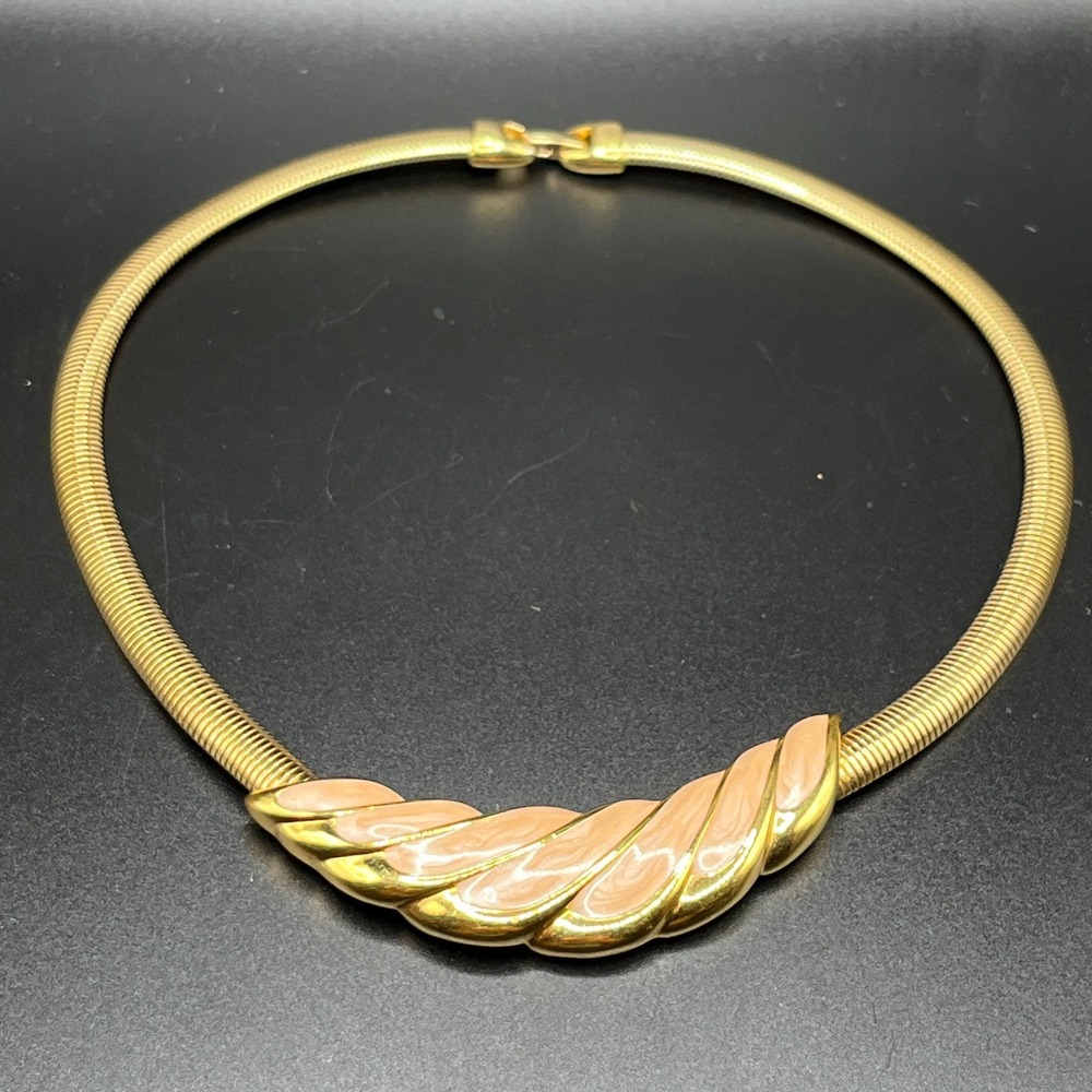 Vintage Napier Peach Pink Enamel Gold Tone Pendant Choker Omega Necklace 1980s‎